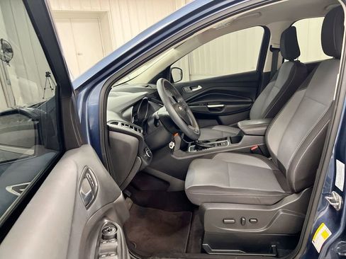 Used 2018 Ford Escape SE w/ SE Sync 3 Package AWD/4WD image 19