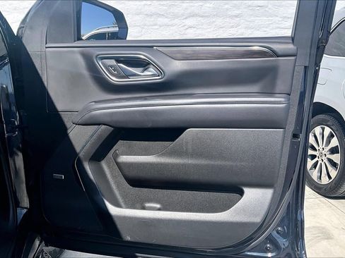 Used 2022 Chevrolet Suburban LT image 22