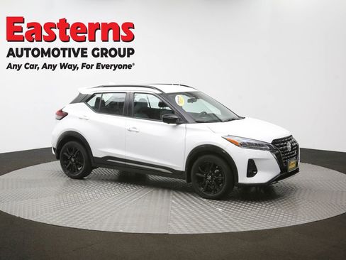 Used 2023 Nissan Kicks SR w/ SR Premium Package FWD image 49