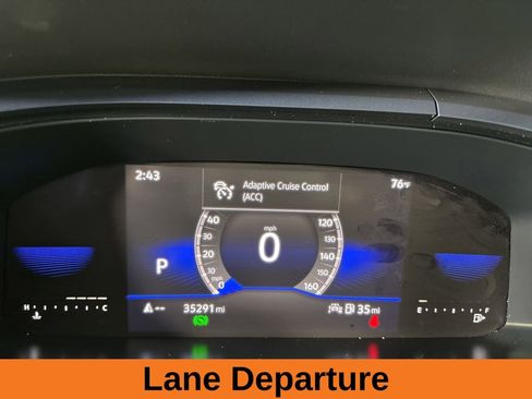 Used 2023 Volkswagen Taos SE w/ Panoramic Sunroof Package image 14