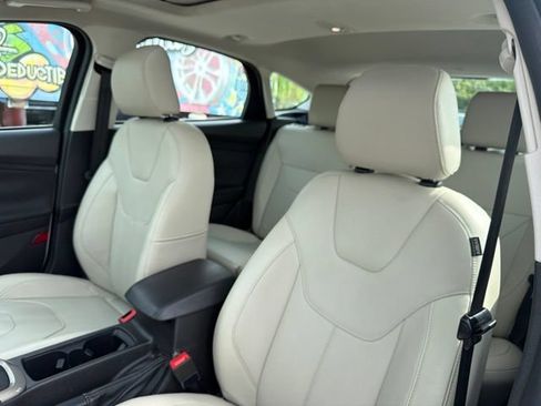 Used 2018 Ford Focus Titanium FWD image 14