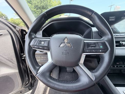 Used 2024 Mitsubishi Outlander SE FWD image 13