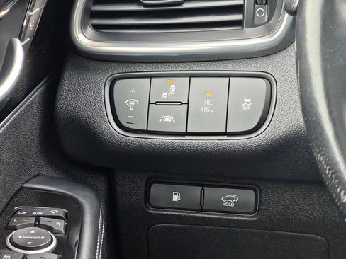 Used 2017 Kia Sorento SX image 21