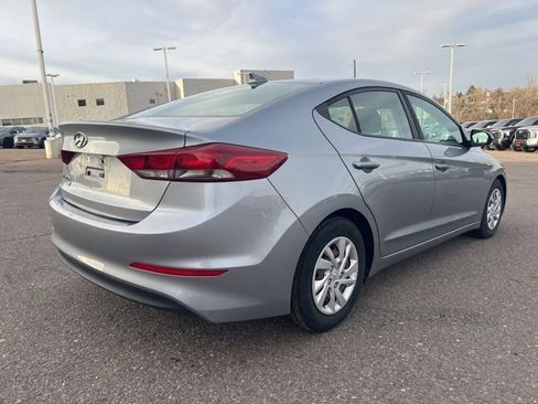Used 2017 Hyundai Elantra SE image 6