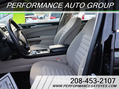 Used 2017 Ford Fusion SE image 7