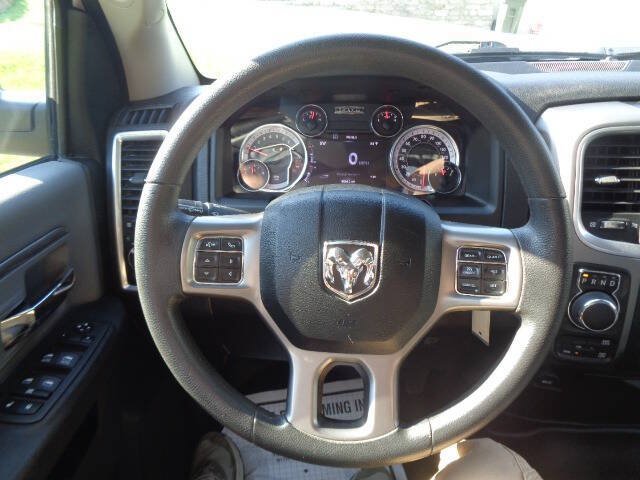 Used 2022 RAM 1500 Classic SLT w/ Electronics Group AWD/4WD image 13