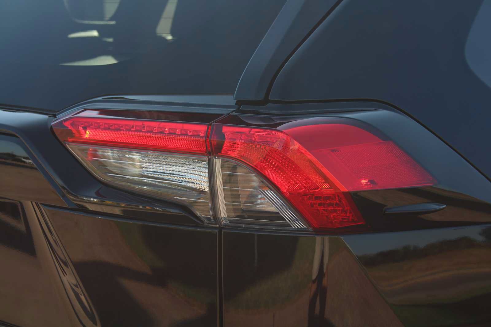 Used 2020 Toyota RAV4 XLE FWD image 15