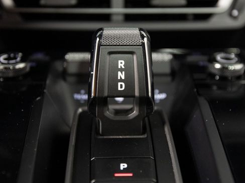 Certified 2024 Porsche 911 Carrera image 36