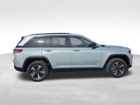 Used 2025 Jeep Grand Cherokee Limited 4xe w/ Trailer Tow Package AWD/4WD image 36