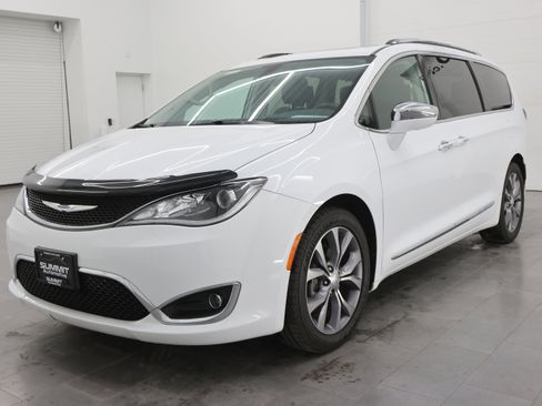 Used 2019 Chrysler Pacifica Limited w/ Tire & Wheel Group image 7