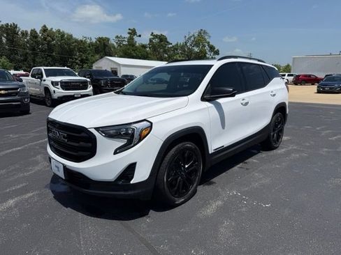 Used 2021 GMC Terrain SLT w/ Infotainment Package II AWD/4WD image 3
