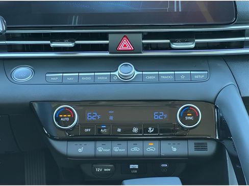 New 2025 Hyundai Elantra SEL image 14