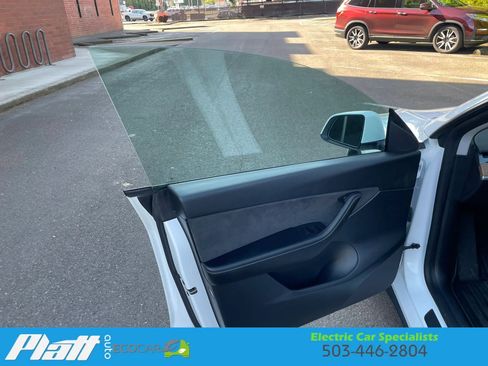 Used 2022 Tesla Model Y Performance image 19