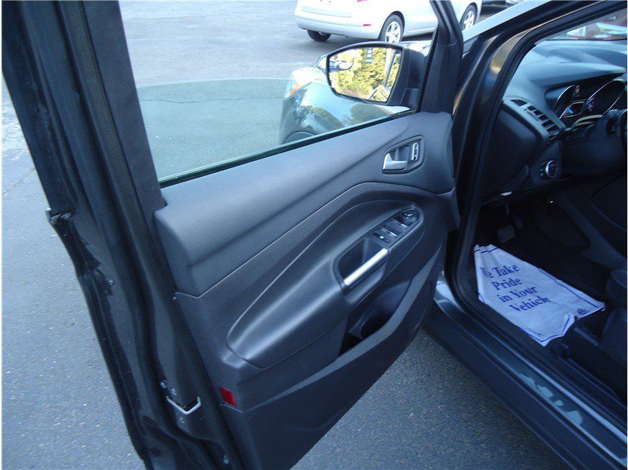 Used 2016 Ford Escape SE w/ SE Leather Comfort Package FWD image 11