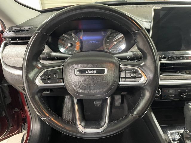 Used 2022 Jeep Compass Latitude w/ Sun and Sound Group AWD/4WD image 14