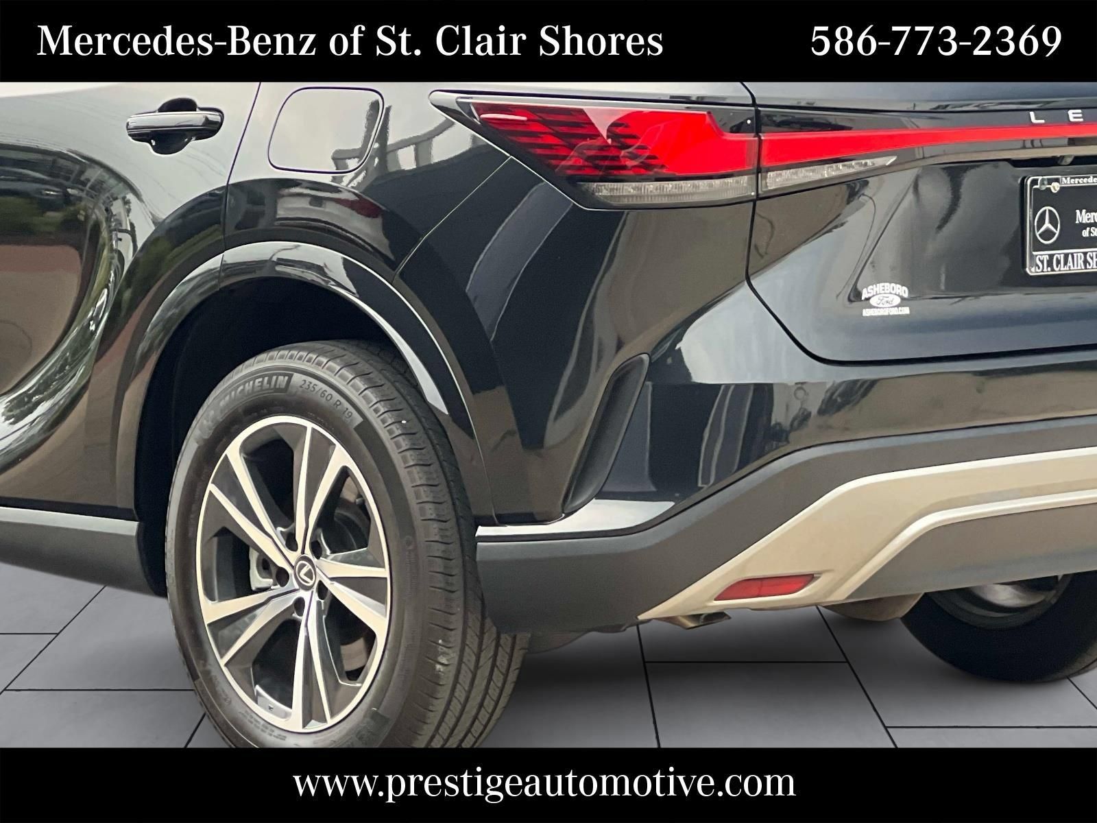 Used 2024 Lexus RX 350 FWD w/ Technology Package image 4