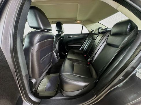 Used 2015 Chrysler 300 Limited w/ Driver Convenience Group image 23