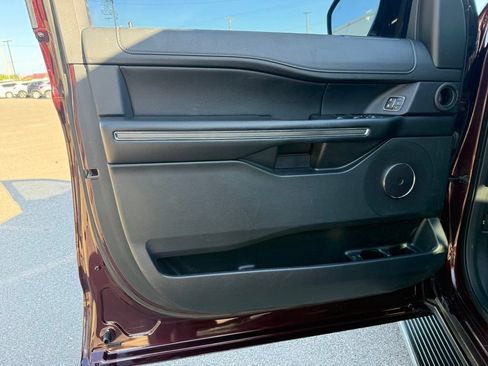 Used 2020 Ford Expedition XLT w/ Equipment Group 202A AWD/4WD image 9