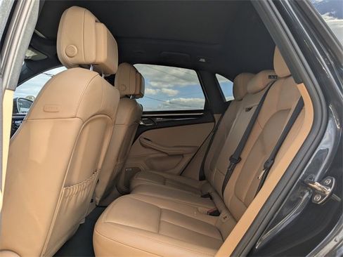 Used 2017 Porsche Macan S image 16