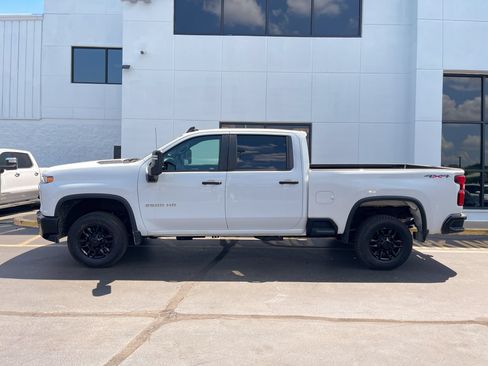Used 2021 Chevrolet Silverado 2500 Custom w/ Custom Value Package AWD/4WD image 6