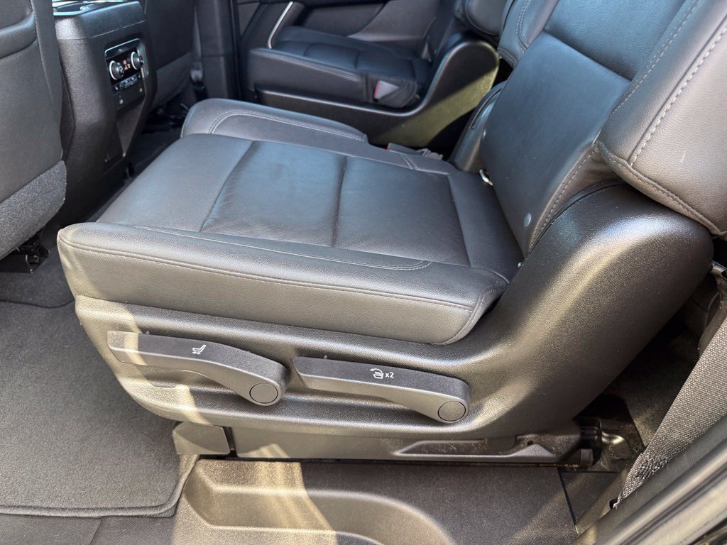 Used 2021 Chevrolet Tahoe LT w/ LT Signature Package RWD image 31