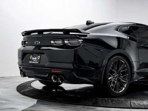 Used 2021 Chevrolet Camaro ZL1 image 17