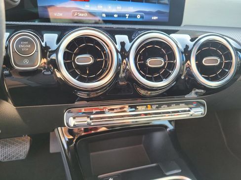 Used 2025 Mercedes-Benz CLA 250 4MATIC image 23