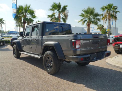 Used 2024 Jeep Gladiator Sport AWD/4WD image 11