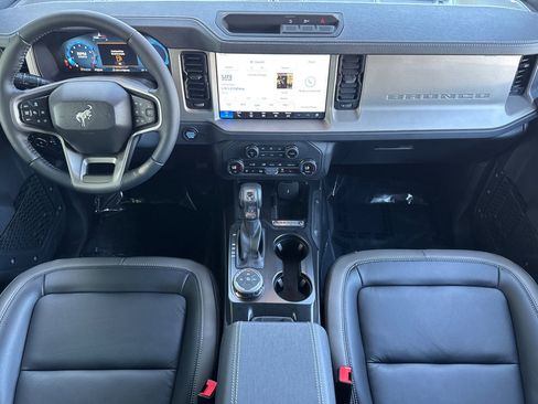 Used 2025 Ford Bronco Outer Banks image 11
