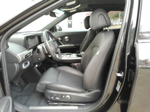 Used 2024 Genesis GV60 RWD image 12