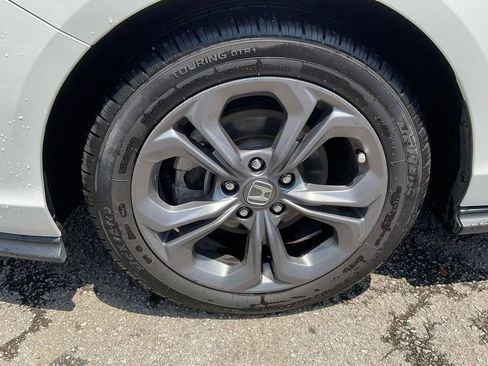 Used 2023 Honda Accord EX image 9