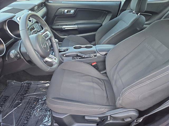 Used 2018 Ford Mustang Coupe RWD image 16