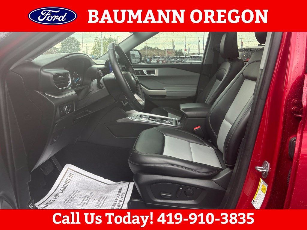 Used 2024 Ford Explorer XLT w/ Equipment Group 202A AWD/4WD image 17