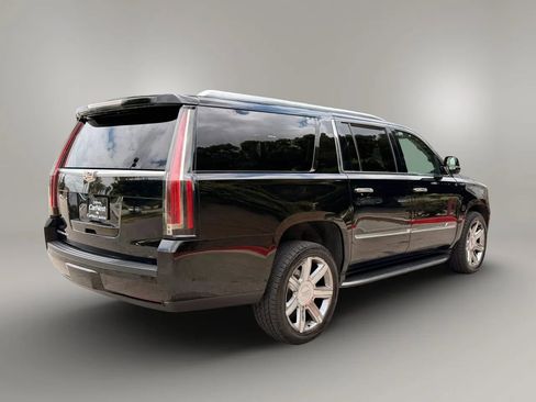 Used 2017 Cadillac Escalade ESV Premium Luxury RWD image 15