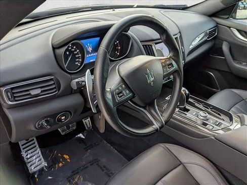 Used 2018 Maserati Levante GranSport image 19