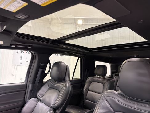 Used 2023 Lincoln Navigator Reserve RWD image 16