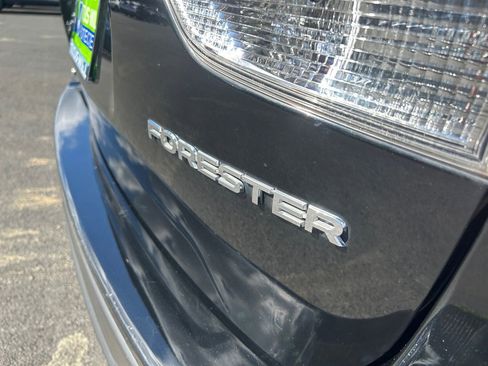 Used 2022 Subaru Forester Premium AWD/4WD image 32
