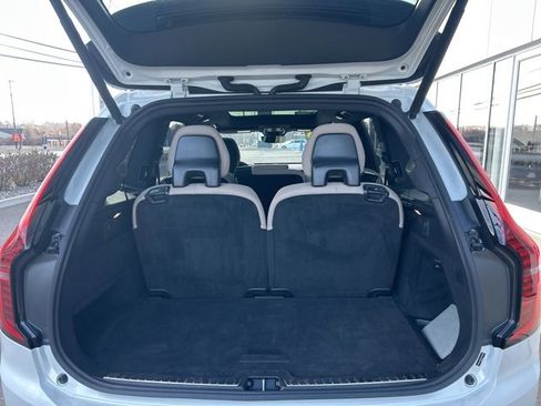 Used 2025 Volvo XC90 B5 Plus image 11