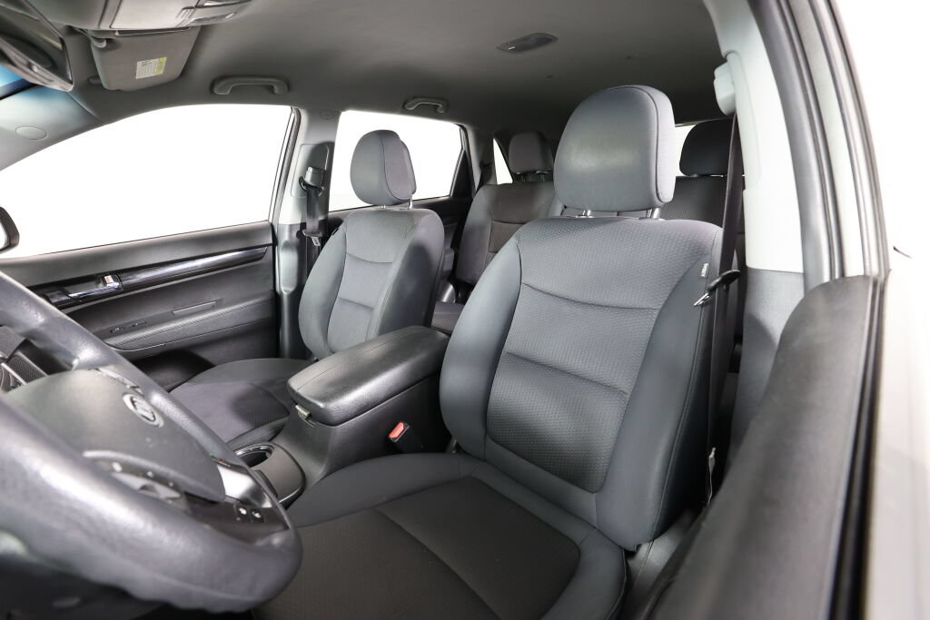 Used 2011 Kia Sorento LX w/ Convenience Pkg AWD/4WD image 11