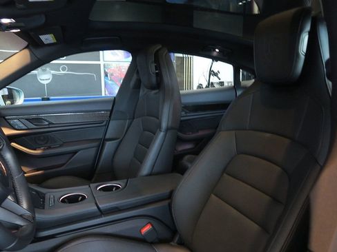 Used 2022 Porsche Taycan image 15