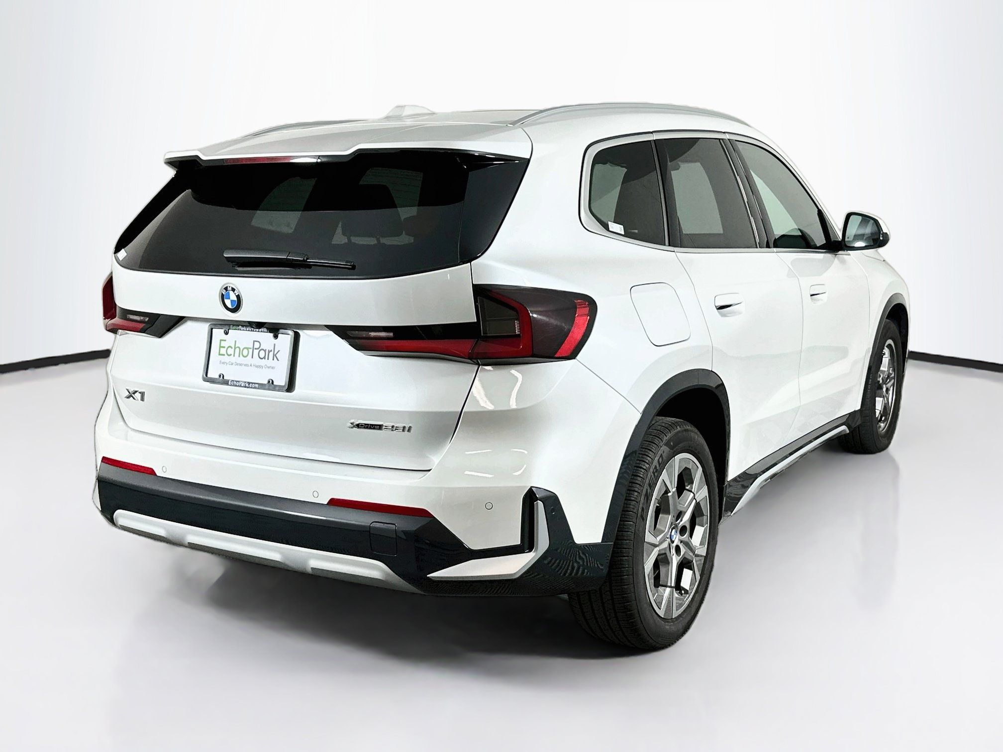 Used 2026 BMW X1 xDrive28i AWD/4WD image 9