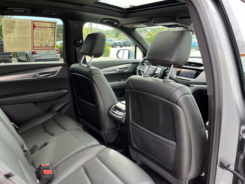 Used 2025 Cadillac XT6 Luxury w/ LPO, Floor Liner Package AWD/4WD image 25
