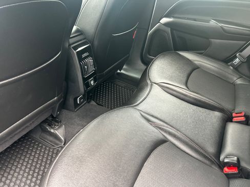 Used 2025 Jeep Compass Trailhawk w/ Trailer Tow Group AWD/4WD image 13