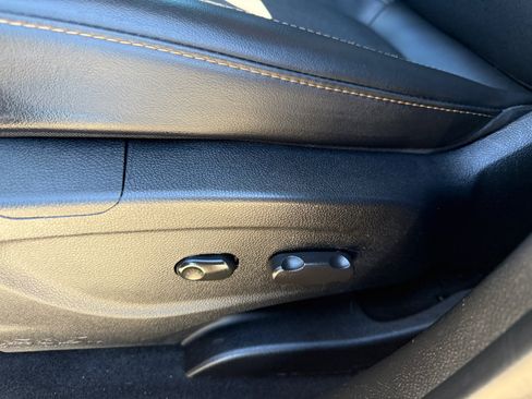 Used 2019 Chevrolet Trax LT w/ Sun & Sound Package image 11