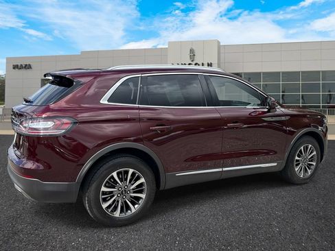 Certified 2023 Lincoln Nautilus AWD w/ Premium Package image 3