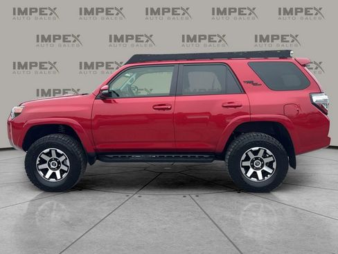 Used 2023 Toyota 4Runner TRD Off-Road Premium w/ Off Road Premium Plus Package AWD/4WD image 2