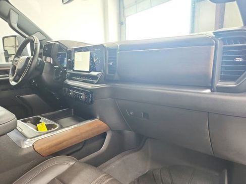 Used 2024 Chevrolet Silverado 2500 High Country AWD/4WD image 40
