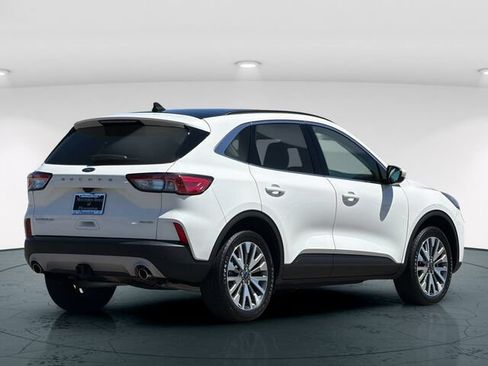 Used 2022 Ford Escape Titanium w/ Class II Trailer Tow Package AWD/4WD image 7