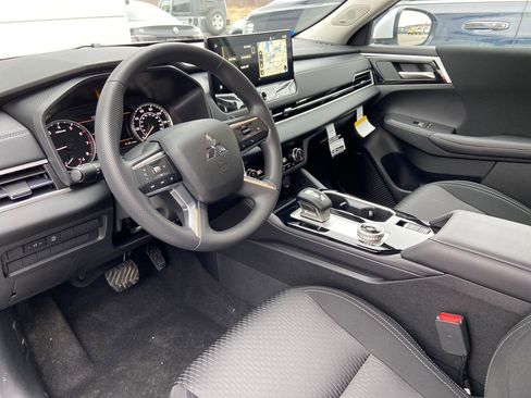 New 2026 Mitsubishi Outlander ES AWD/4WD image 15