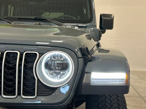 Used 2025 Jeep Wrangler Unlimited Sahara AWD/4WD image 10